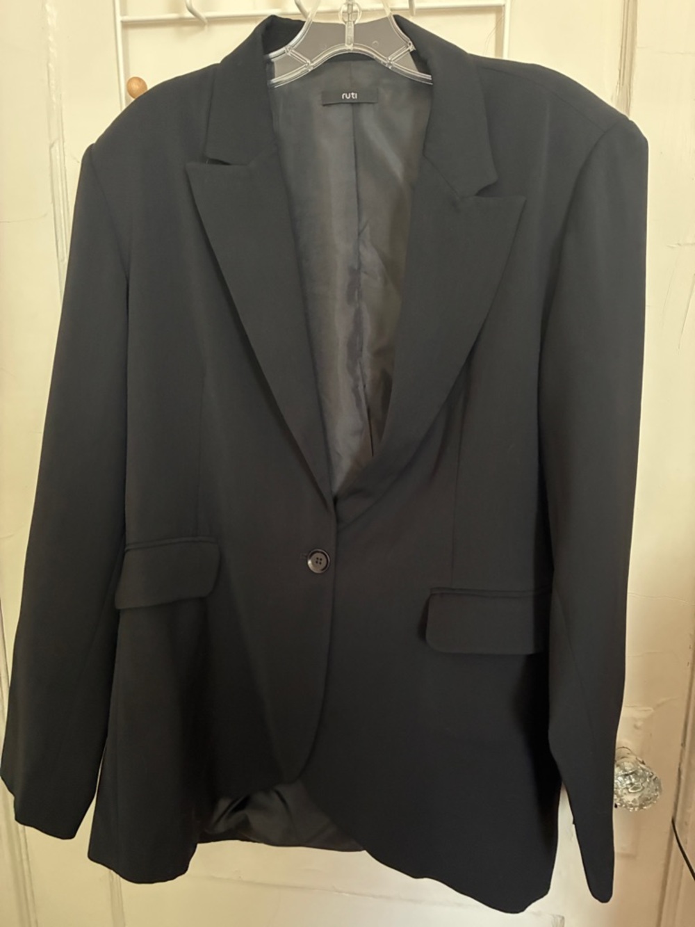 Ruti Women's Black Single-Button Blazer - Classic Tailored Fit